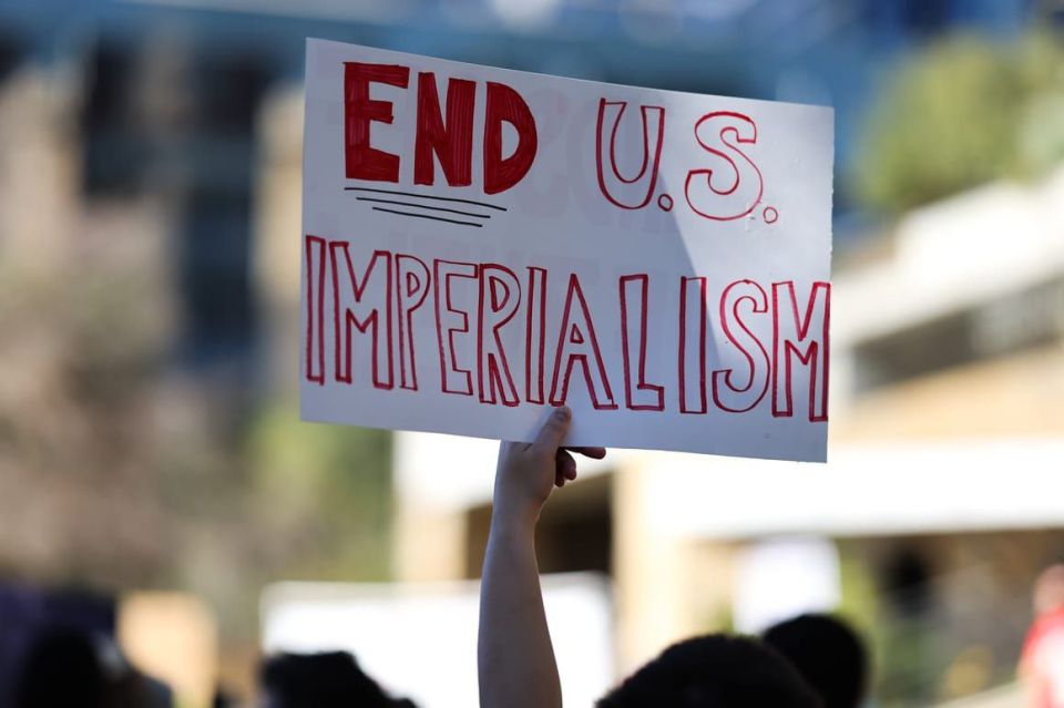 Внешнее давление со стороны России на Украину усиливается, Китай подрывает промышленную базу ЕС, а США — которые теперь реально угрожают аннексировать территорию у союзника НАТО — разрушают многостороннюю систему правил...