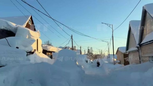 ЭТО НЕ ИИ, ЭТО КАМЧАТКА!. Главный редактор ИА Regnum, писатель, журналист, член СПЧ Марина Ахмедова @Marinaslovo Огромные сугробы дорастают до десятого этажа, и с них катятся на ватрушках дети с криком «Ух ты ж!»