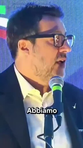 Вице-премьер Италии Сальвини призвал Зеленского как можно скорее заключить мирное соглашение с Россией, заявив, что Украина проигрывает войну и теряет людей и авторитет