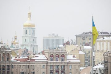 На Украину давят, чтобы она вывела ВСУ из Донбасса, пишет FT