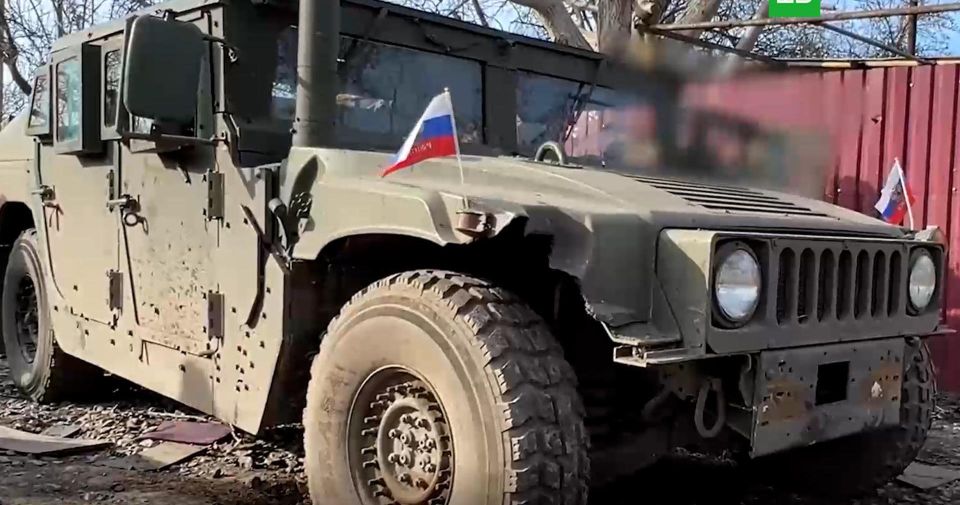 ���������� ������� ������ Humvee � ������� ��� � ������� �� ��� � ��� ����������