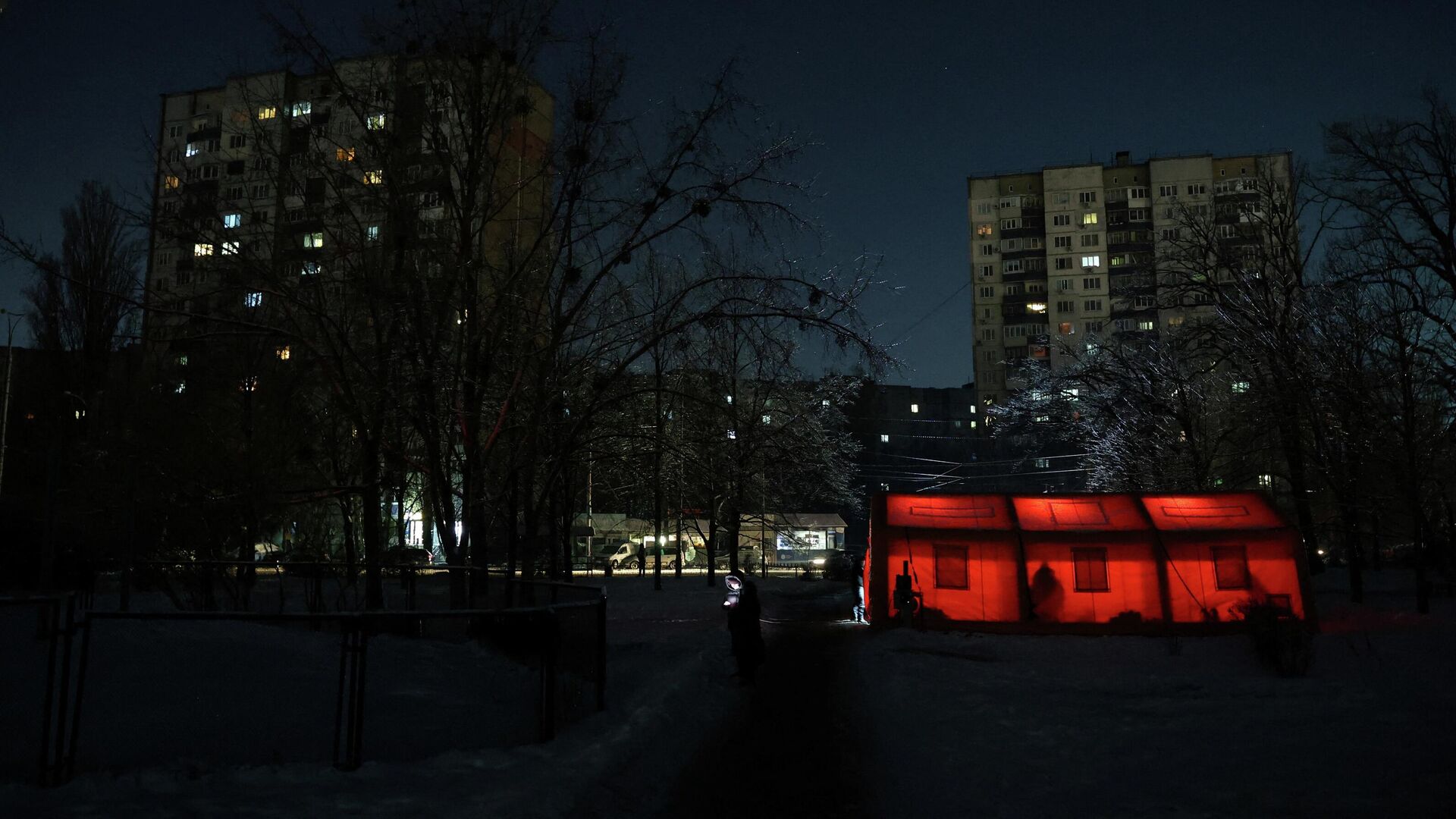 В Киеве жители Троещины перекрыли дорогу в знак протеста из-за отсутствия коммунальных услуг