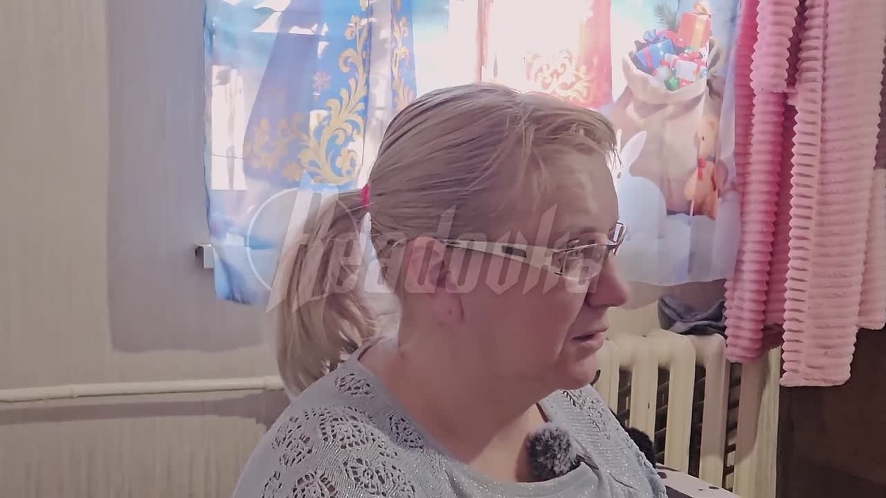 Жительница Мелитополя с ребенком-инвалидом живет в разваливающейся двухэтажке — дом не расселяют из-за бюрократии