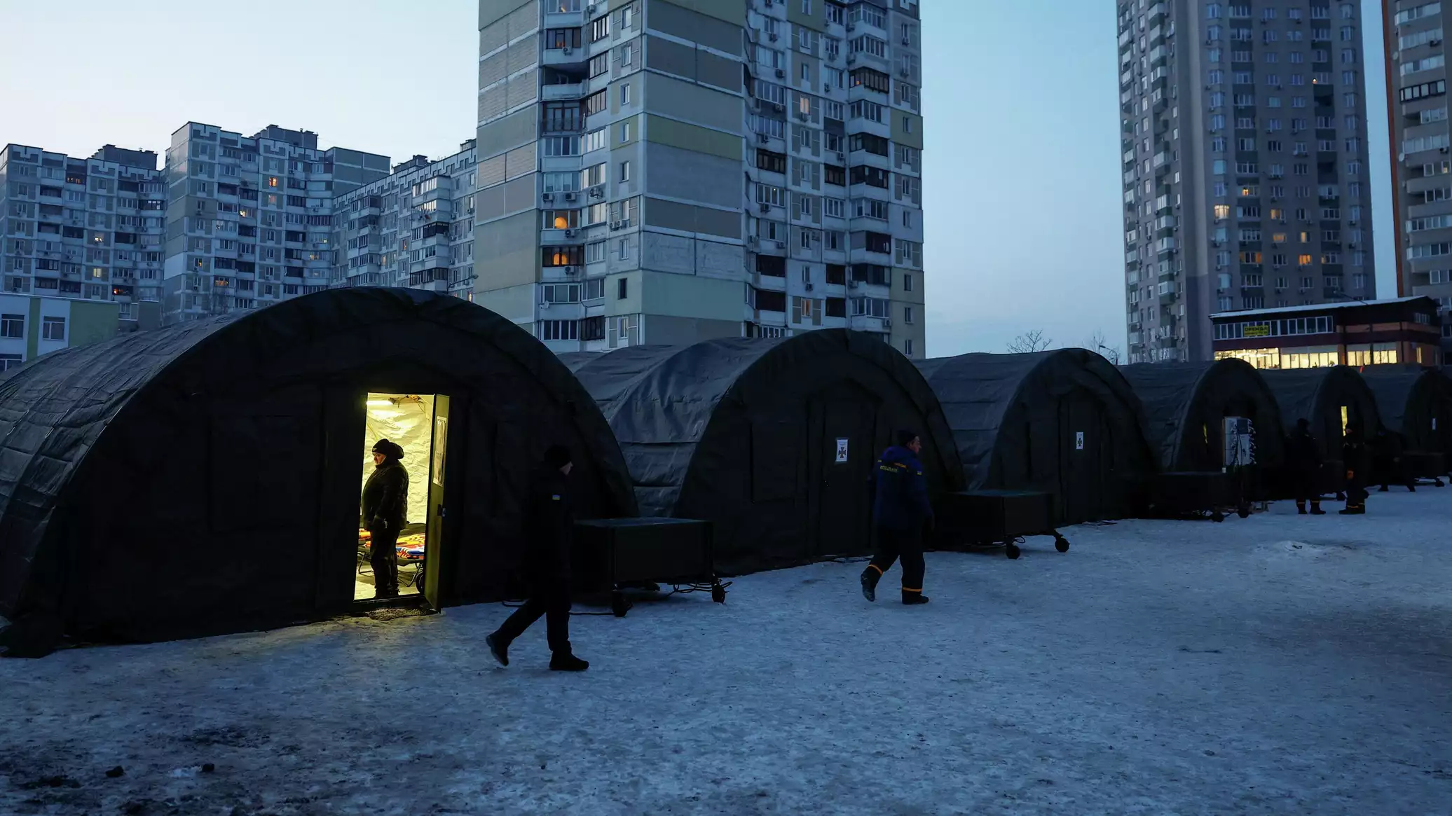 Фекалии текут из окон, но не надо уезжать из Киева, как говорит Кличко - глава Деснянской РГА