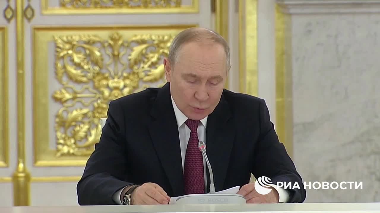 Путин сообщил о планах открытия в ОАЭ российского университета под эгидой центра "Сириус"