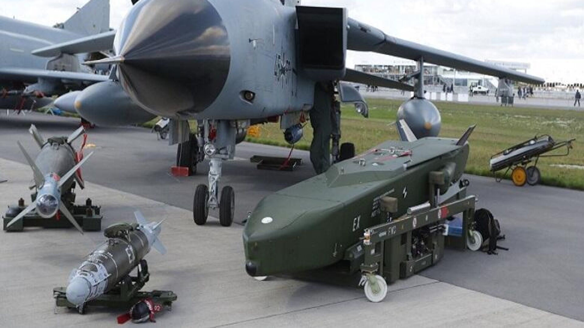 Канцлер Германии заявил, что "Украина сама в состоянии создать ракетные системы большой дальности"