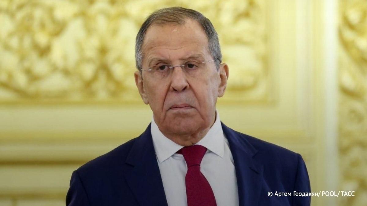 Перемирие, которого добивается Зеленский, для РФ неприемлемо, заявил Лавров в интервью турецким СМИ