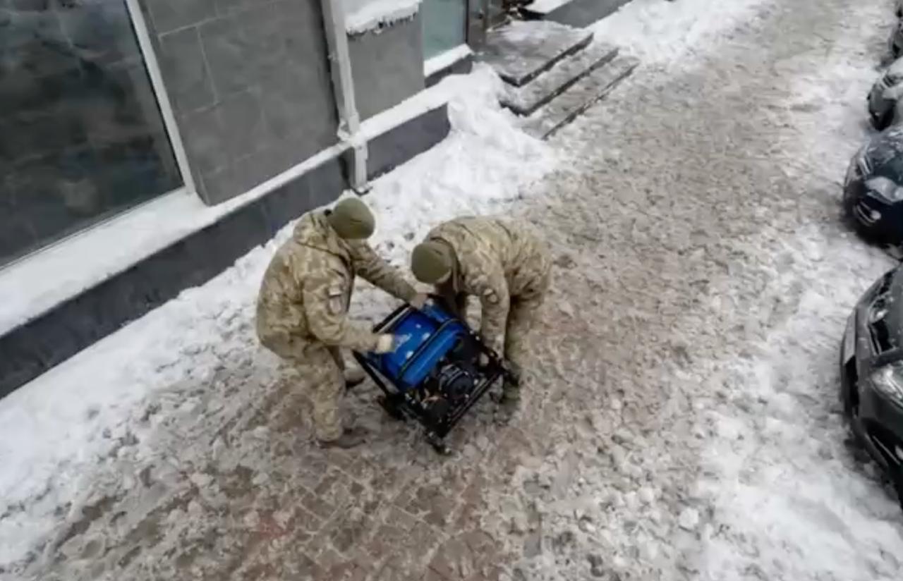 Мобилизуют всех.. Не только людей, но и генераторы