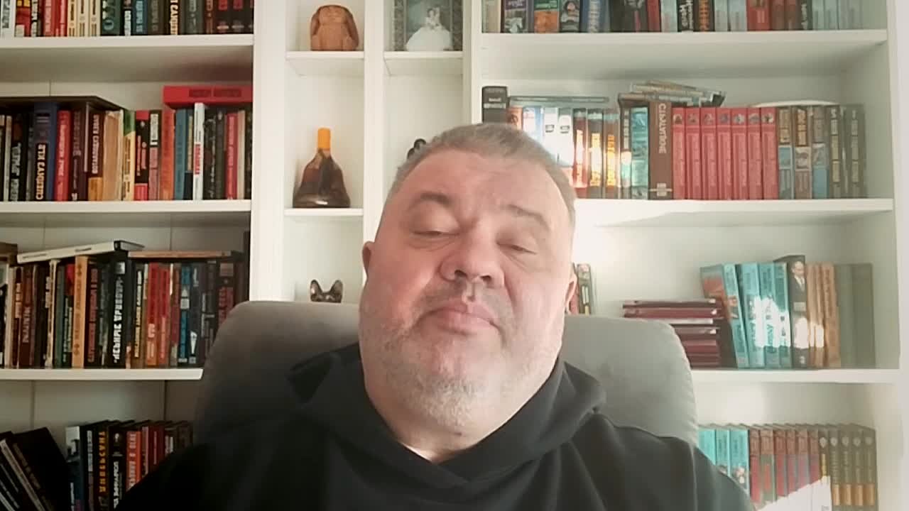 РАЗРЫВ МЕЖДУ ВНЕШНЕЙ ДИПЛОМАТИЕЙ И ВНУТРЕННЕЙ РЕАЛЬНОСТЬЮ: