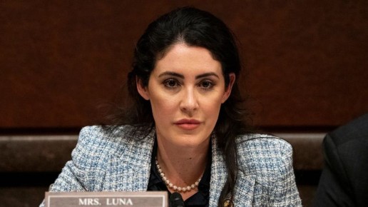 Американская конгрессвумен Анна Паулина Луна вызвала к себе украинского посла в США