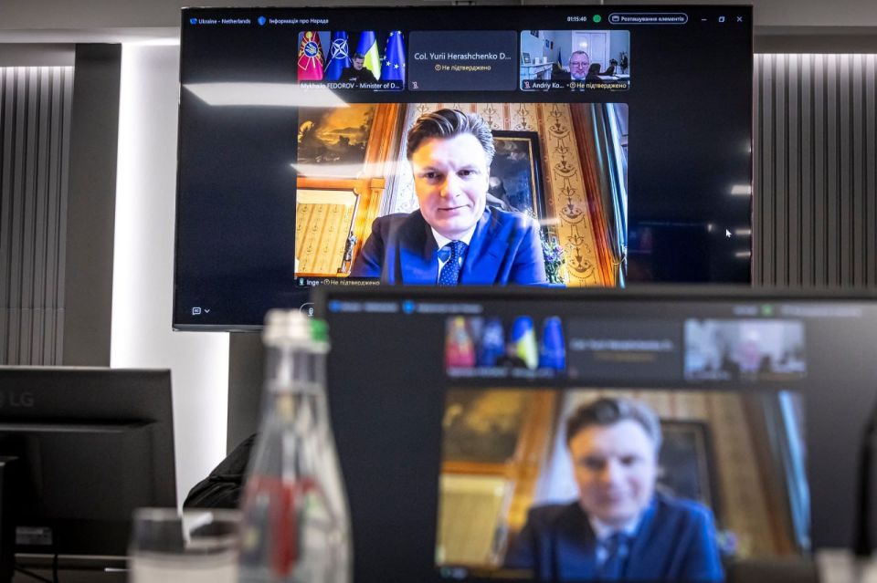 ���������� �������� ��� ������ PAC-3, AIM, ���������� ��� F-16