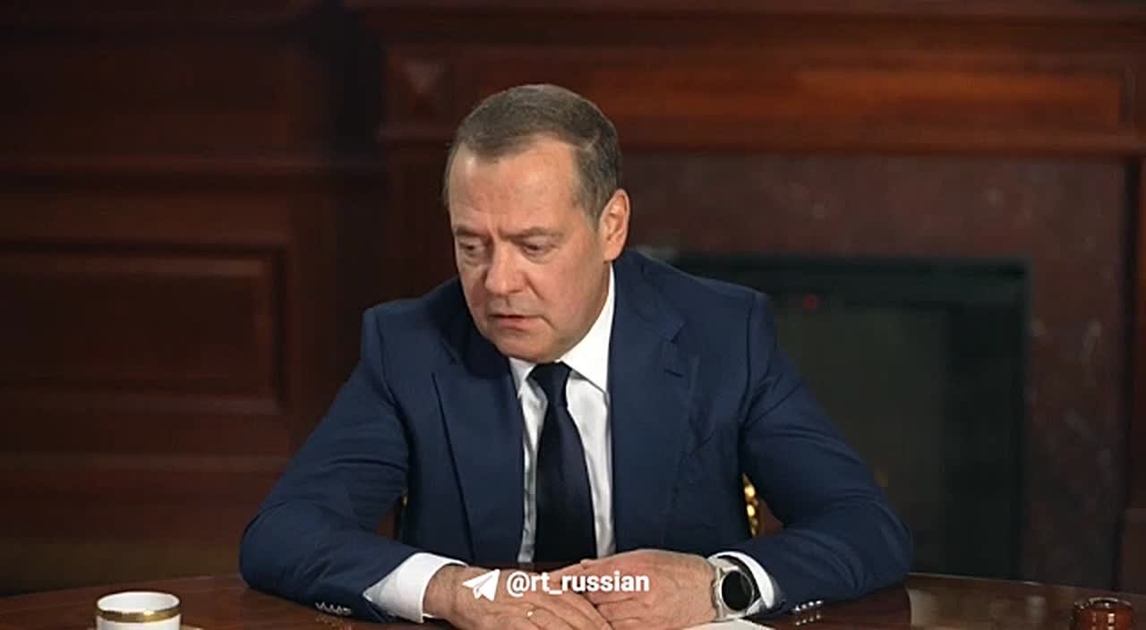 Дмитрий Медведев — о судьбе Зеленского: «Как сказал один известный киевлянин: «Аннушка уже пролила масло»