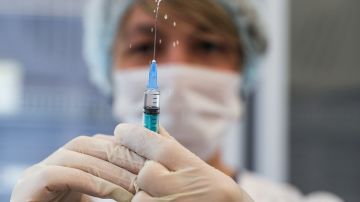 Латвия хочет отдать Украине вакцины от COVID-19, которые просрочатся в 2026 году