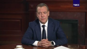 Озвученные Путиным условия переговоров по Украине остаются неизменными, заявил Медведев в интервью ТАСС, Reuters и проекту Wargonzo