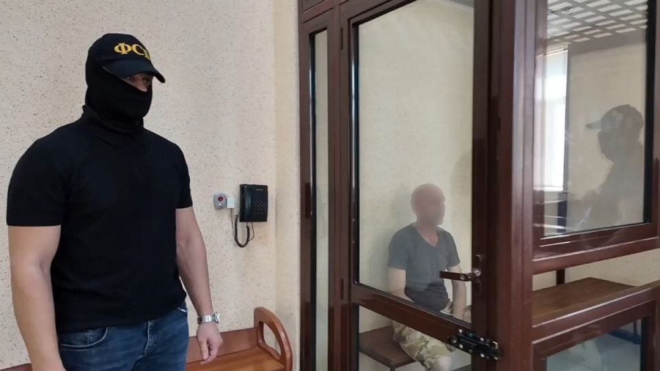 Предал Россию за 20 тысяч рублей: в Крыму уроженца Украины посадили за госизмену