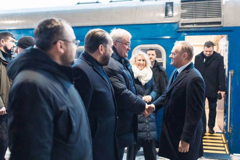 В Киев с утра прибыл польский премьер Дональд Туск