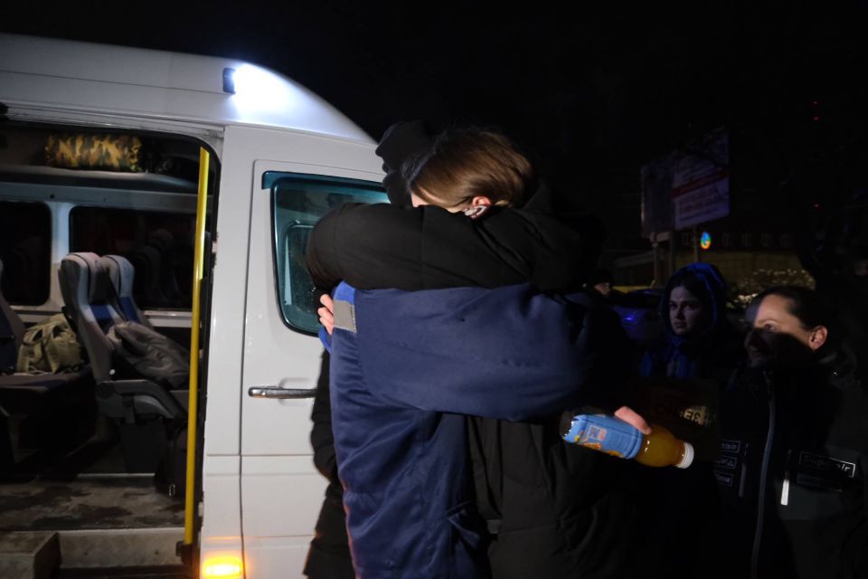 Александр Хинштейн: Сегодня ночью возвращённые с территории Украины жители приехали в Курск