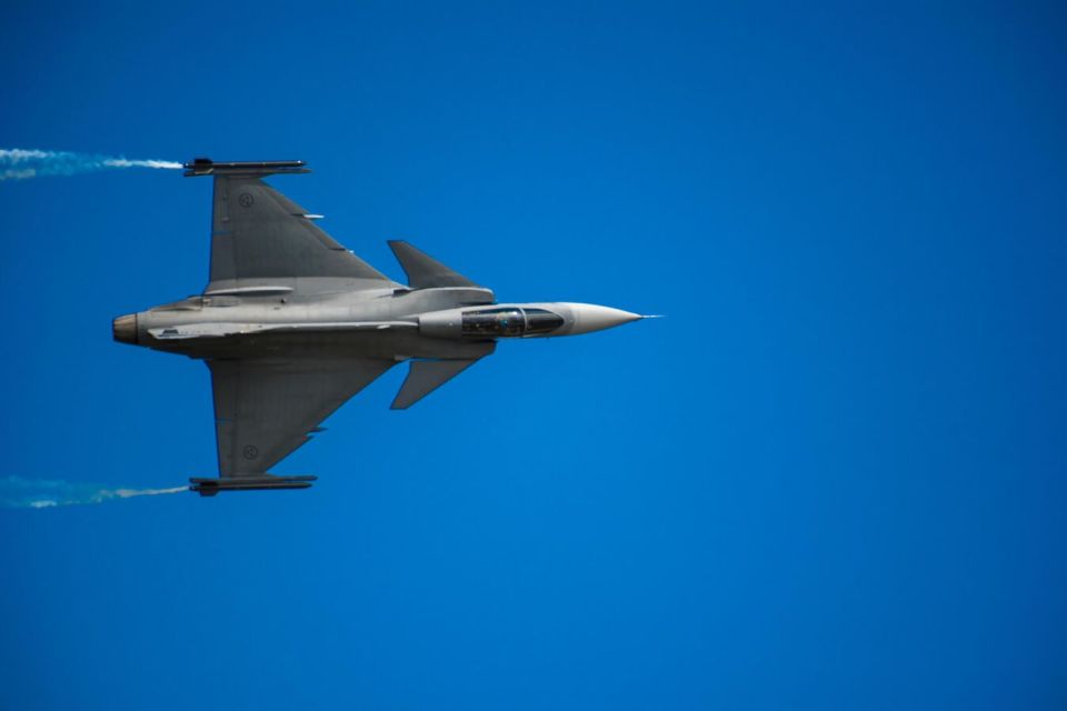 ������ �� �������� ������������ Gripen ������������, ������ ����� � ������