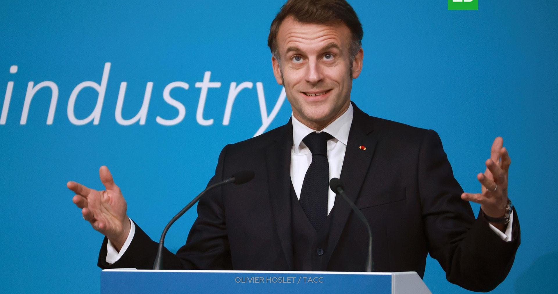 Макрон заявил, что намерен создать «прямой канал связи с Россией»