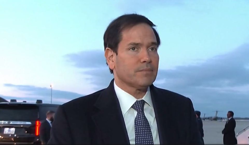 США обсудят с Венгрией и Словакией отказ от российских энергоресурсов, заявил госсекретарь Марко Рубио журналистам по пути на Мюнхенскую конференцию по безопасности