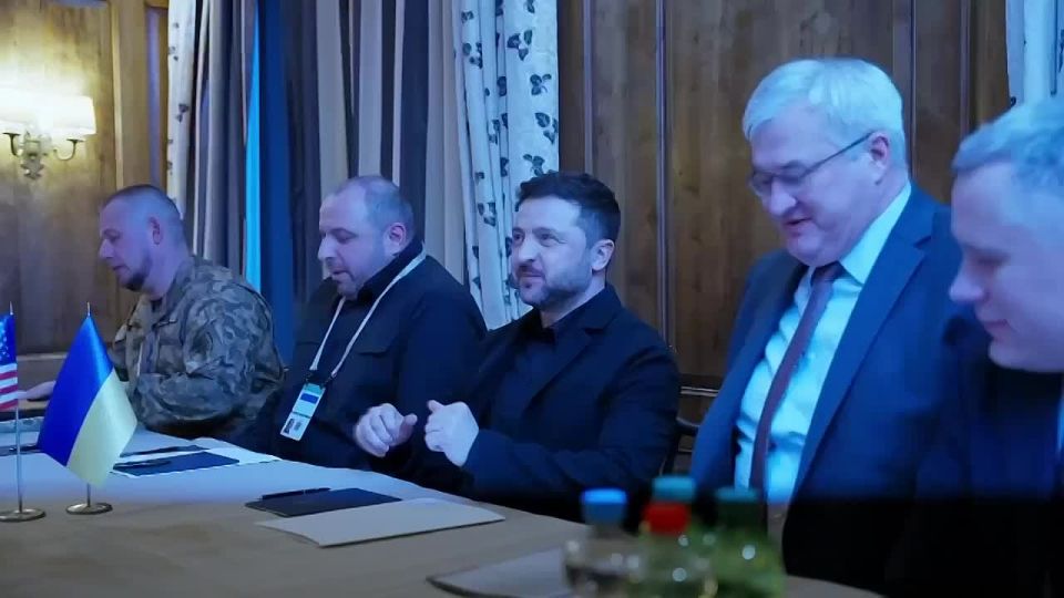 Зеленский обсудил с главой Госдепа фронт и переговоры по миру