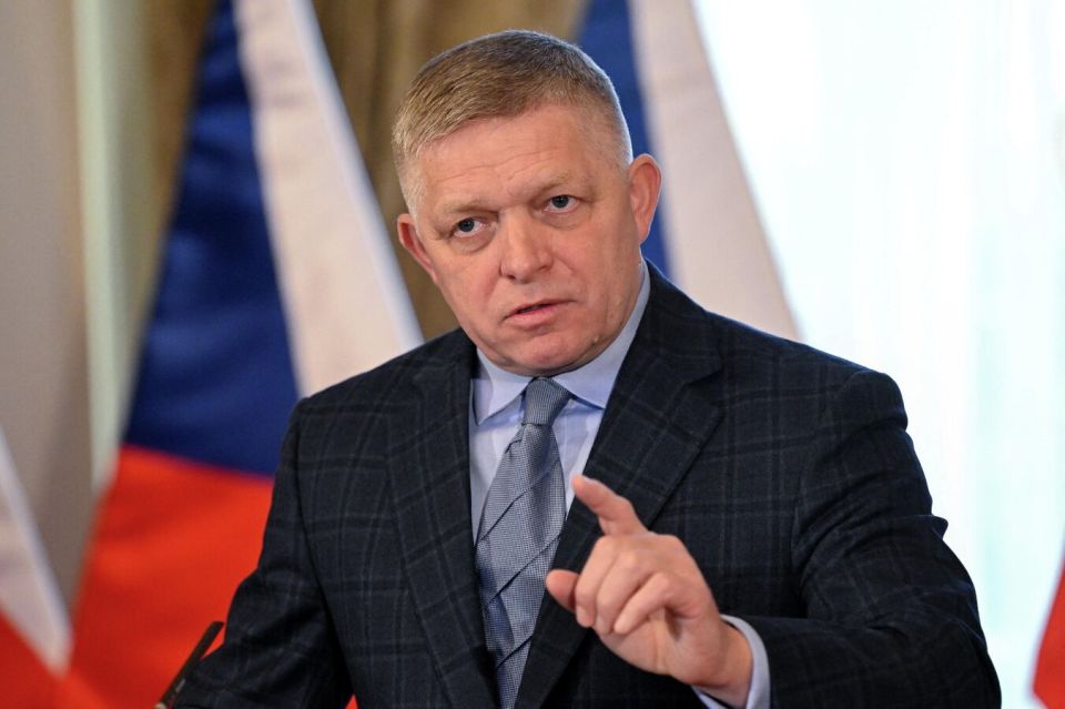 Венгрию шантажируют нефтью из-за несогласия с Украиной, заявил Фицо