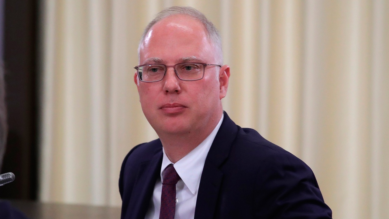 Дмитриев выложил фото машины делегации в Женеве перед переговорами