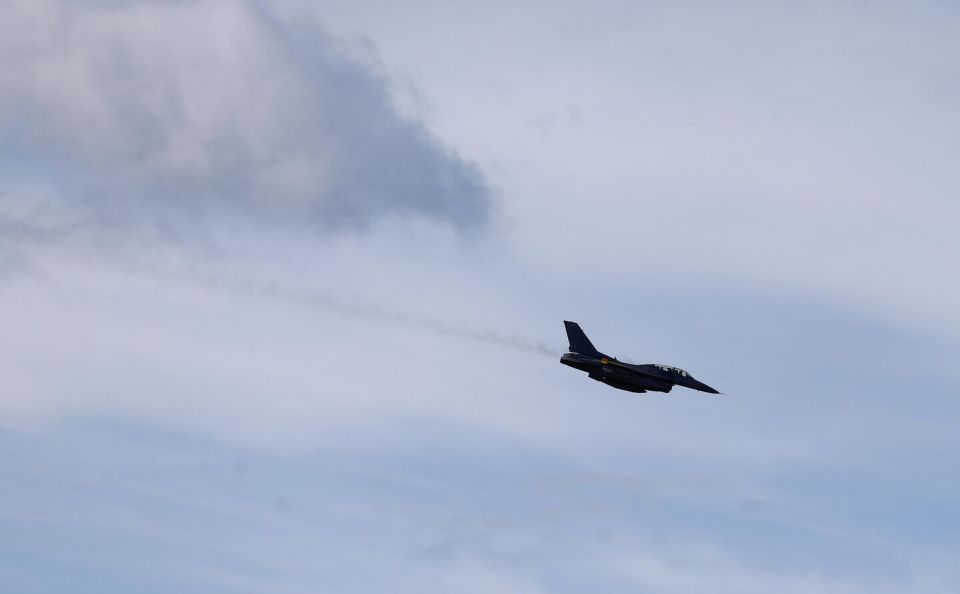 ������� �� �������� �������� �������� � ���������� F-16, ������ �������