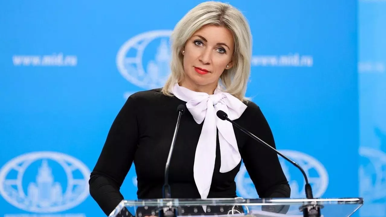 Некорректно говорить, что США «усадили» РФ и Украину за стол переговоров – Захарова