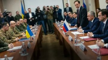 Тайна переговоров не продержалась и дня. Трое слили всё прессе. Получилась сенсация