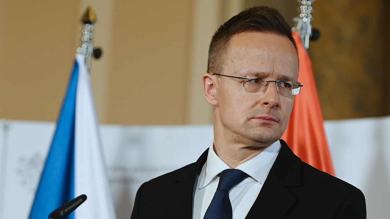 Сийярто рассказал, как долго Венгрия будет блокировать кредит Киеву