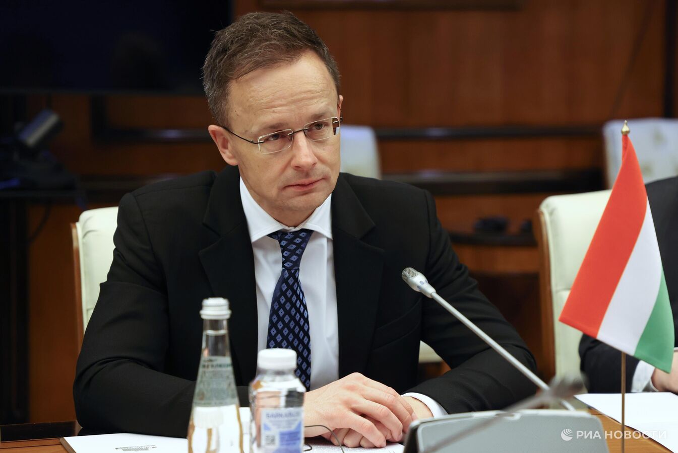 Сийярто рассказал, как долго Венгрия будет блокировать кредит Украине