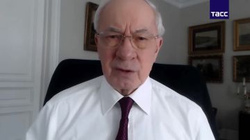 Внешнее управление является единственной рабочей идеей урегулирования на Украине, заявил в интервью ТАСС экс-премьер страны Азаров