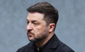 Украинский президент Владимир Зеленский выразил недовольство обвинениями со стороны бывшего главкома и посла в Великобритании Валерия Залужного