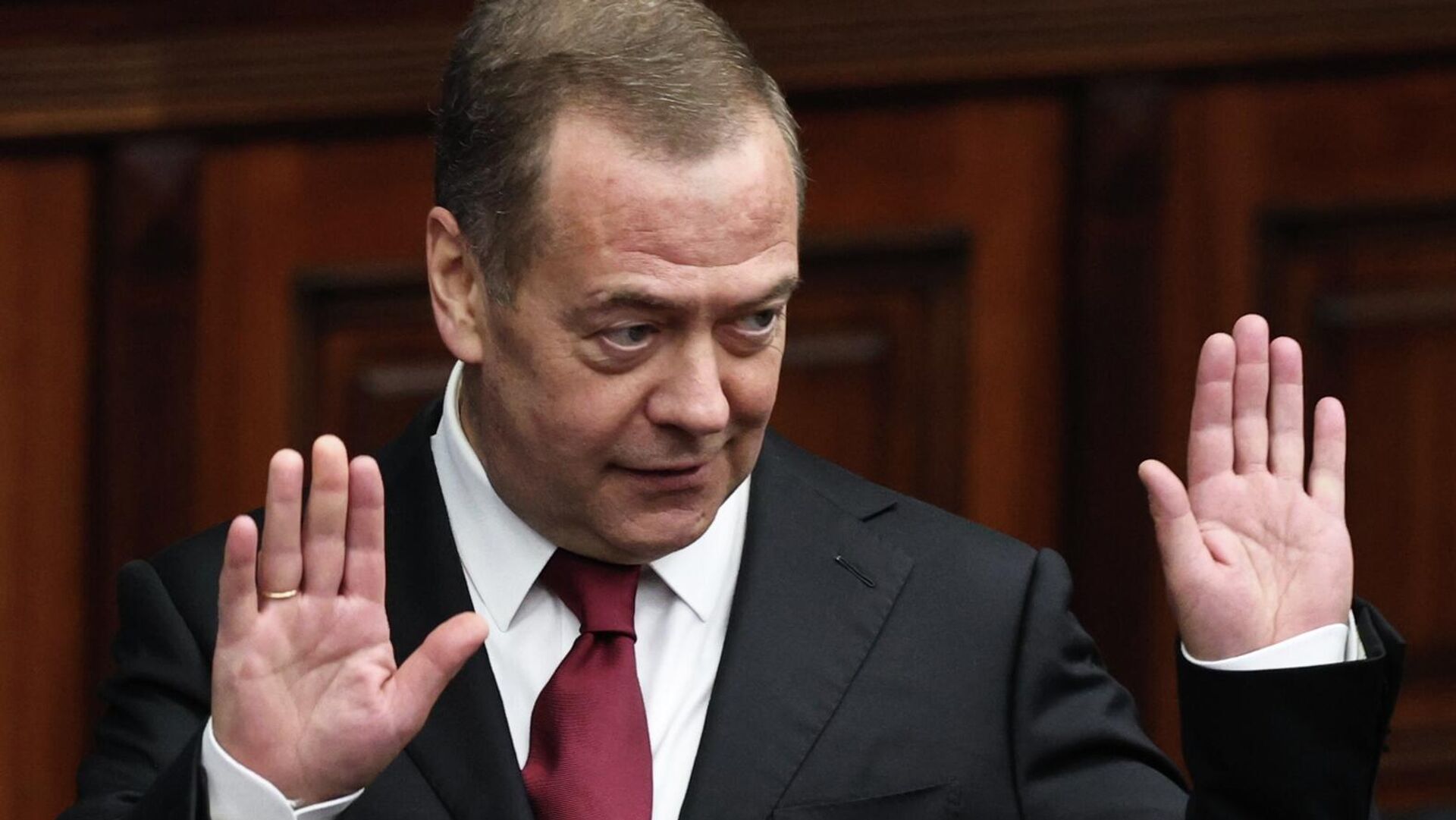 Европа забыла историю? Медведев напомнил, как русские солдаты входили в её столицы