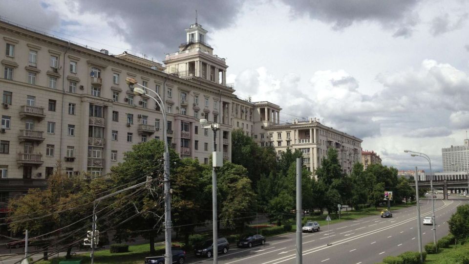 Эдуард Басурин: Друзья, предлагаю вашему вниманию новую статью Дмитрия Игнатьевича Выдрина для издания Украина.ру: От застывшей музыки к ожившей мечте