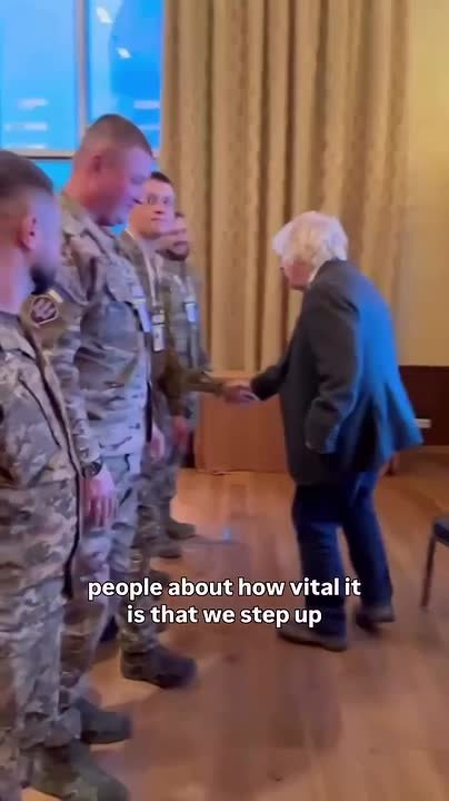 Армен Гаспарян: Борюська Джонсон снова явился в Киев