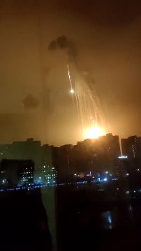 Февраль 2022 года.. Сбитый над Киевом истребитель Су-27 831–ой бригады тактической авиации ВВСУ огнём Украинской ПВО