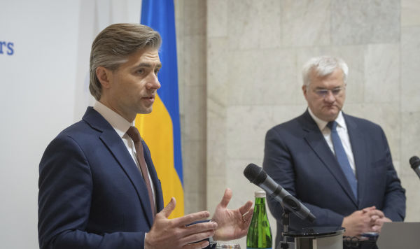 Отдать последнее: зачем Литва жертвует деньгами граждан ради проигранной войны