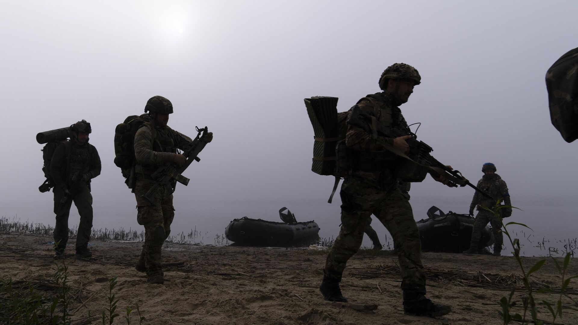 Украинский десант освоил новый маневр: наступление в сторону плена. Главное к этому часу