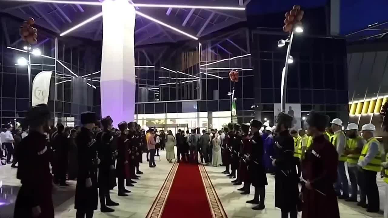 Адам Делимханов: Ровно 19 лет назад на внеочередном заседании Парламента Чеченской Республики мой ДОРОГОЙ БРАТ, Герой России РАМЗАН АХМАТОВИЧ КАДЫРОВ был утверждён депутатами на должность Президента Республики