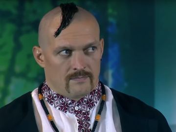 Александр Усик заявил, что собирается идти в президенты Украины