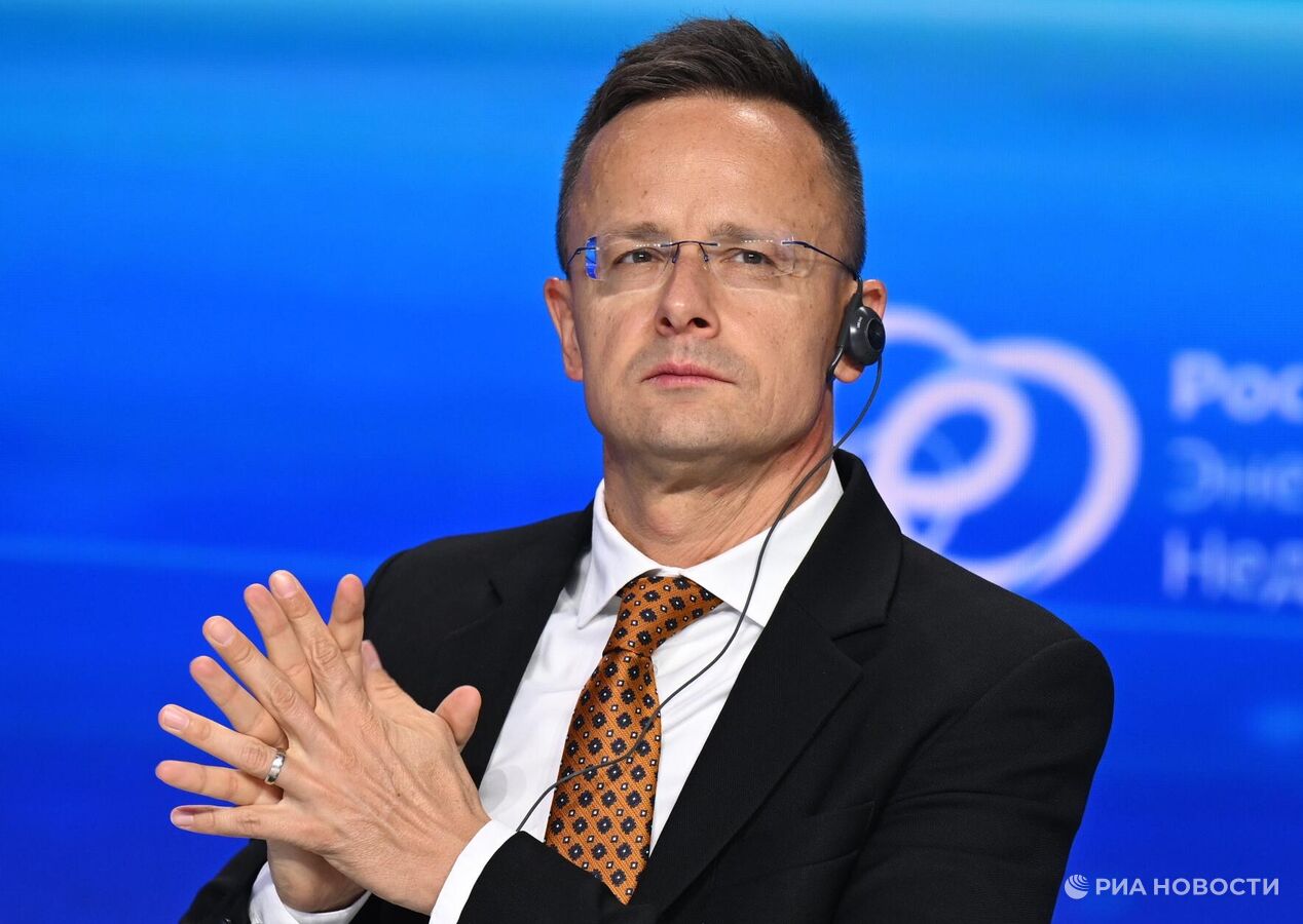 Сийярто надеется на освобождение закарпатских венгров, попавших в плен