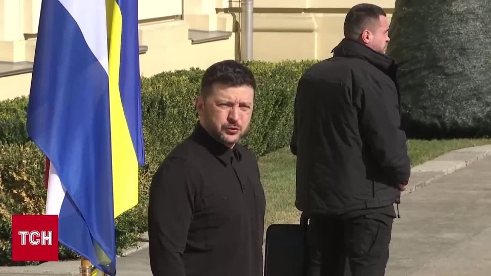 Первые украинские военные и эксперты уже завтра отправятся на Ближний Восток, чтобы обучать страны Персидского залива сбивать дроны, – Зеленский