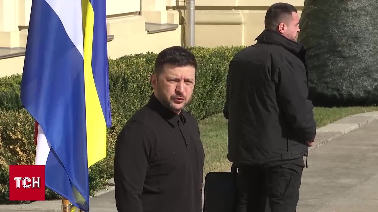 Первые украинские военные и эксперты уже завтра отправятся на Ближний Восток, чтобы обучать страны Персидского залива сбивать дроны, – Зеленский