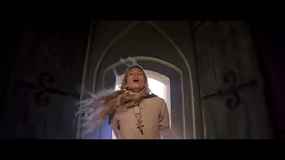 WarGonzo: Женское безумие города берёт – святая и одержимая Жанна Д’Арк Бессона