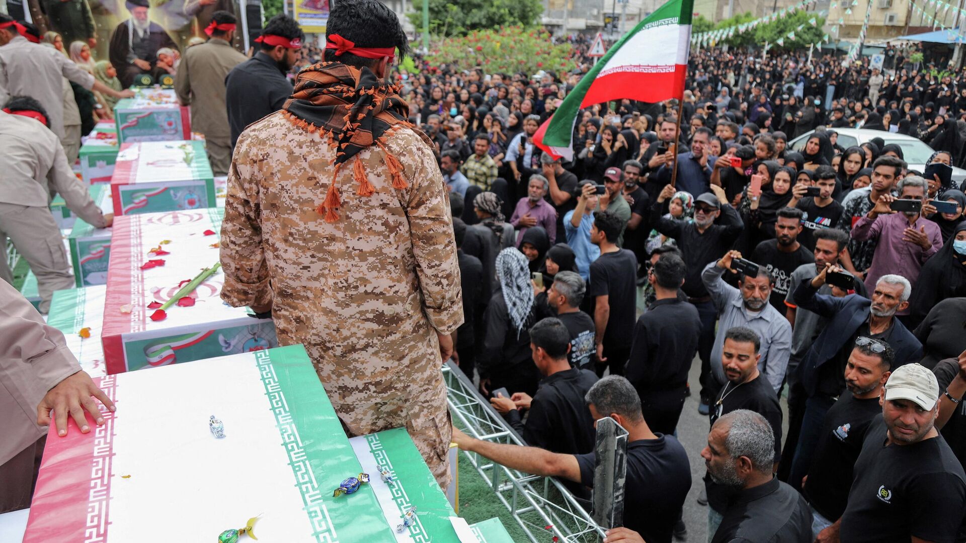 Мечтают о разгроме и "надеются на быструю войну". Что говорят на Украине о войне с Ираном