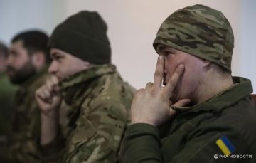 Командиры ВСУ обогащаются на незаконной продаже оружия, сообщили силовики