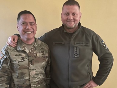 Американский генерал получил сотрясение мозга и потерял секретные документы после того, как выпил литр чачи в Киеве, — Минобороны США