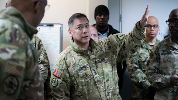 Американский генерал напился в Киеве и потерял секретные карты